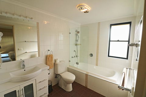 Saltwater Apartments - ACT Tourism 3