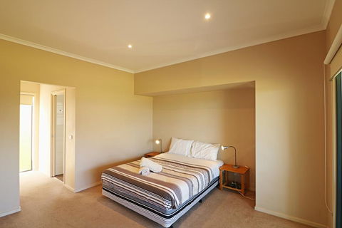 Saltwater Apartments - ACT Tourism 2