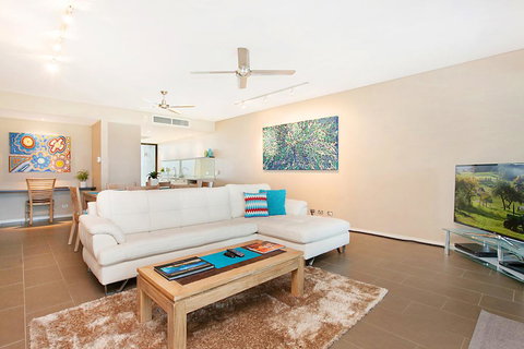 Saltwater Suites - 1,2 & 3 Bed Waterfront Apartments - ACT Tourism 1