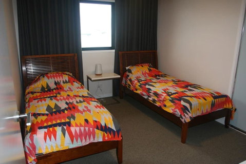 Salty Lark Beach House - ACT Tourism 0