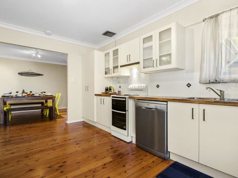 Sam's Beach Shack - ACT Tourism 2