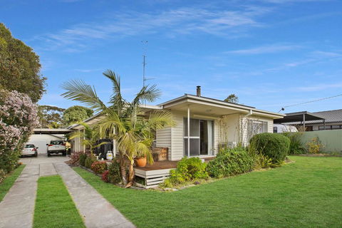 Sama-Sama - Walking Distance To Town And Water - ACT Tourism 0