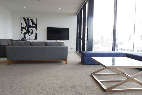 Sanctuary Apartments - City Point Bourke St - ACT Tourism 1