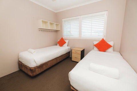 Sanctuary Lake Apartments - ACT Tourism 2