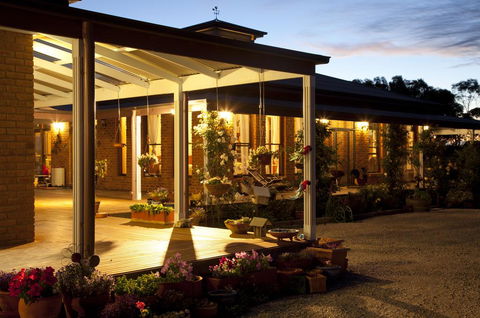 Sanctuary@Waratah - ACT Tourism 3