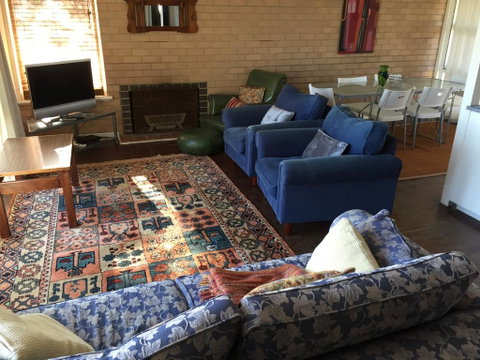 Sand N Sun Beach House - ACT Tourism 0