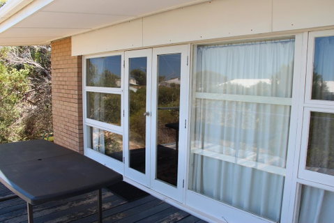 Sand N Sun Beach House - ACT Tourism 3