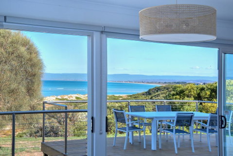Sandbar Beach House - ACT Tourism 0