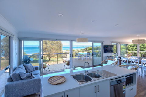 Sandbar Beach House - ACT Tourism 1