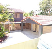 Sandy Feet at Hat Head - ACT Tourism
