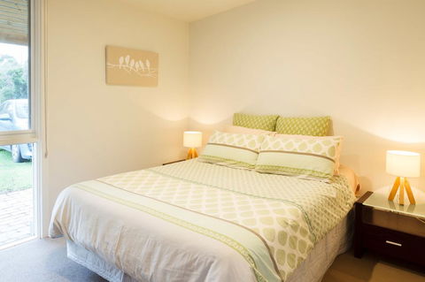 Sandy Point Hideaway - ACT Tourism 3