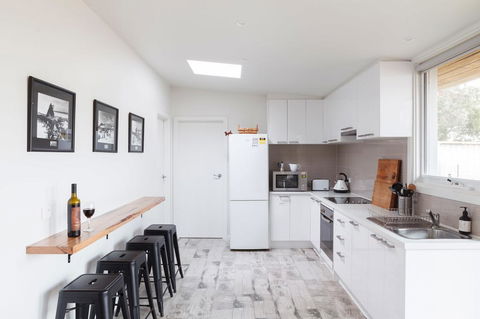 Sandy Point Hideaway - ACT Tourism 2