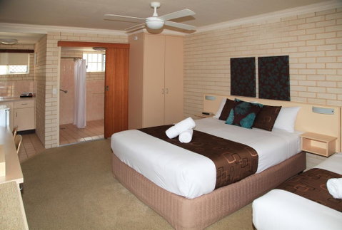 Santa Fe Motel And Holiday Units - ACT Tourism 3