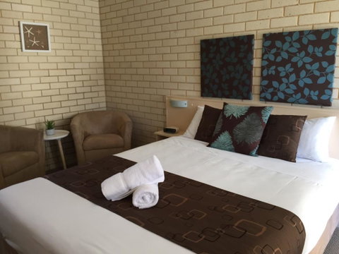 Santa Fe Motel And Holiday Units - ACT Tourism 1