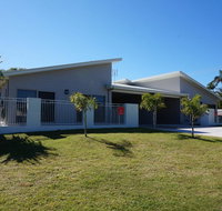 Seadaze 1 - Rainbow Beach Gorgeous unit close to the beach Aircon Pool - ACT Tourism