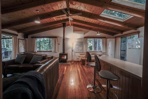Seaview Retreat - ACT Tourism 0