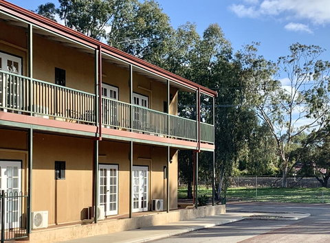 Settlers Hotel York - ACT Tourism 3