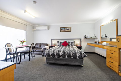 Shearing Shed Motor Inn - ACT Tourism 3