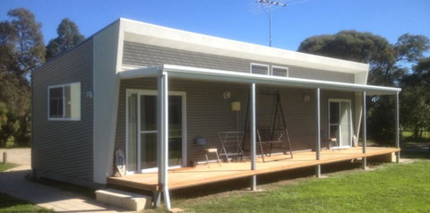 Shetland Park Chalets - ACT Tourism 0