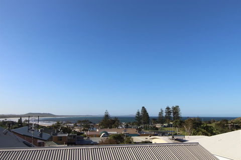 Shiloh Holiday House, 14 East Street - ACT Tourism 0