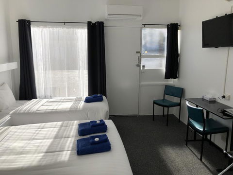 Ship Inn Motel - ACT Tourism 3