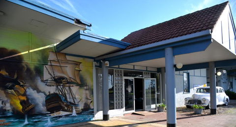 Ship Inn Motel - ACT Tourism 0