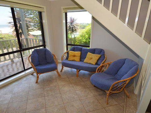 Shirl's By The Sea - ACT Tourism 0