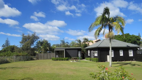 Shirley Street Beachhouses - ACT Tourism 2