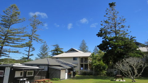 Shirley Street Beachhouses - ACT Tourism 0