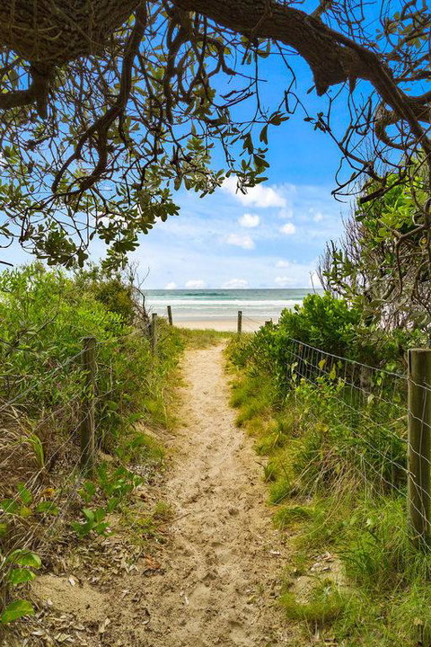 Shoreline Nine Penthouse With Ocean Views - ACT Tourism 3