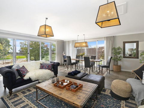 Silky Oak Villa - Spacious & Beautifully Decorated - ACT Tourism 1