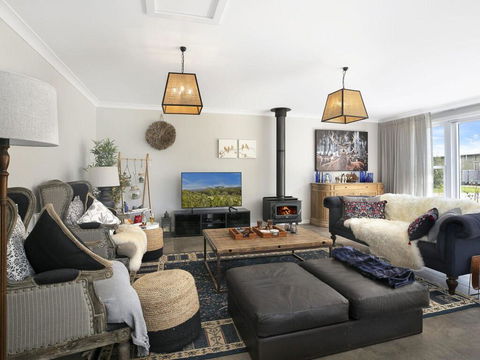 Silky Oak Villa - Spacious & Beautifully Decorated - ACT Tourism 0