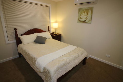 Silver House - Melbourne Airport Accommodation - ACT Tourism 2
