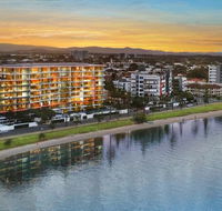 Silvershore Apartments on the Broadwater