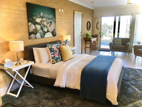 SilverWaters Waterfront Accommodation - ACT Tourism 0