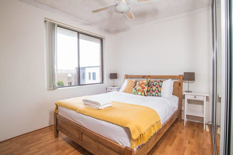 SIMPLE COMFORT! 2bed1bath Unit In Meadowbank - ACT Tourism 1