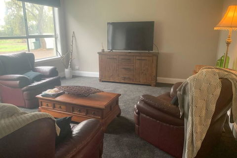 Skibo Cottage - ACT Tourism 3