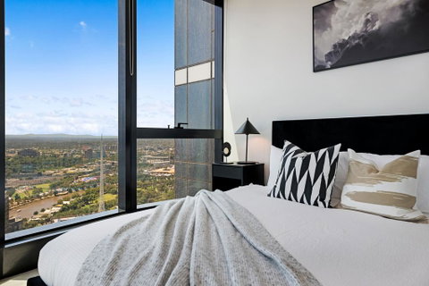 Skyhigh Apartments By MYHOME - ACT Tourism 3