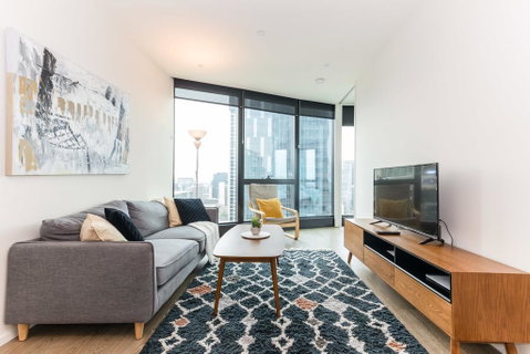 Skyscraper Apartment With Floor To Ceiling Views - ACT Tourism 0