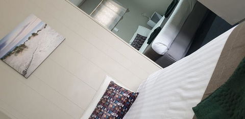 Smerdon Lodge Motel - ACT Tourism 0