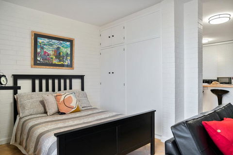 Soho Chic Apartment - ACT Tourism 3