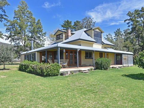 Soldiers Cottage Picturebook Vineyard Home - ACT Tourism 0
