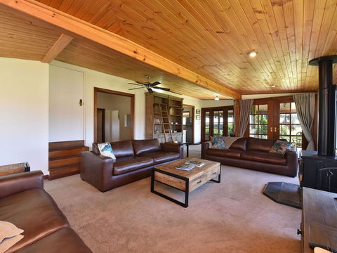 Soldiers Cottage Picturebook Vineyard Home - ACT Tourism 3