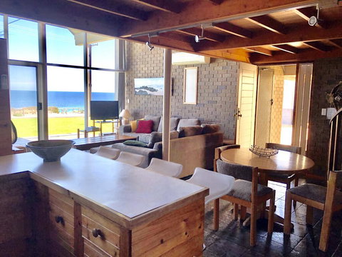 South Beach House 2 - 11 Gold Coast Drive - ACT Tourism 2