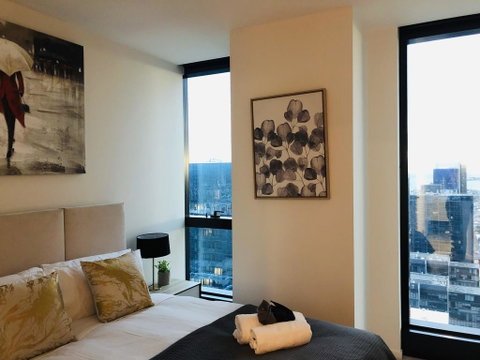 Southbank Stylish Apt With CBD View (La Maison) - ACT Tourism 1