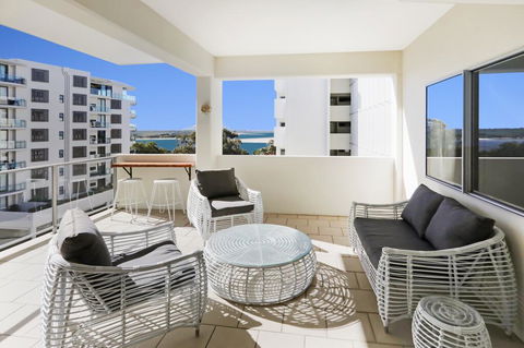 Space Holiday Apartments - ACT Tourism 1