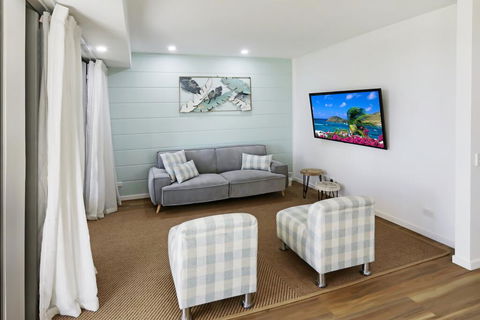Space Holiday Apartments - ACT Tourism 2