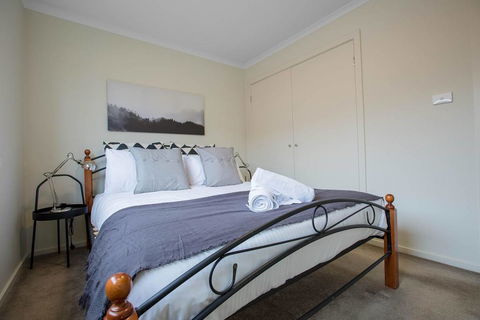 Spacious Lovely 5Beds Home@Point Cook - ACT Tourism 2