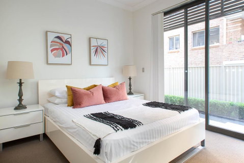 Spacious Two-Bedroom Apartment Near Hospital - ACT Tourism 1