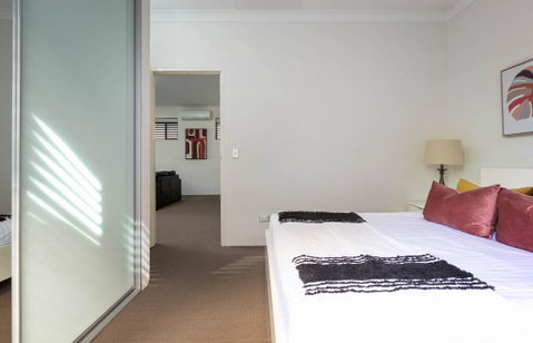 Spacious Two-Bedroom Apartment Near Hospital - ACT Tourism 2